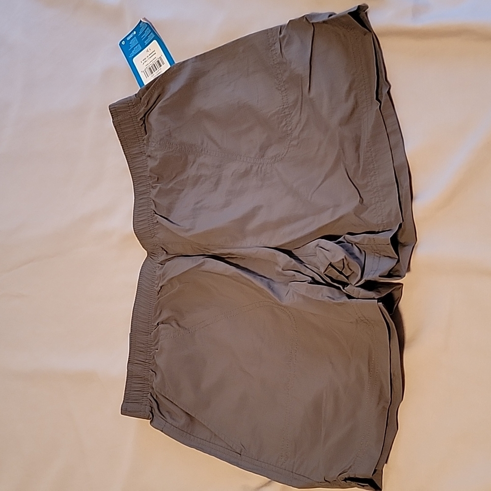Columbia NWT SZ L Grey shorts